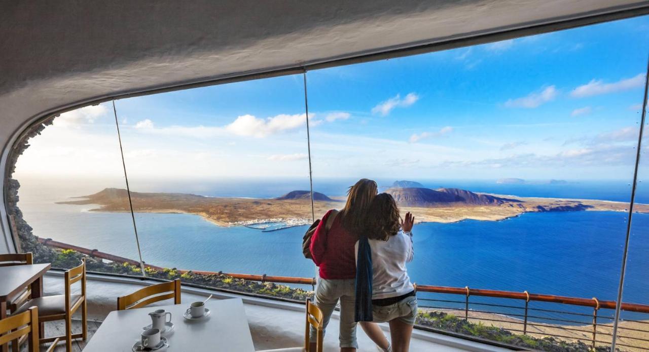 Calypso, Apartamento Completo Con Vistas Al Mar Y A La Piscina En กอสตา เตกีสเซ ภายนอก รูปภาพ